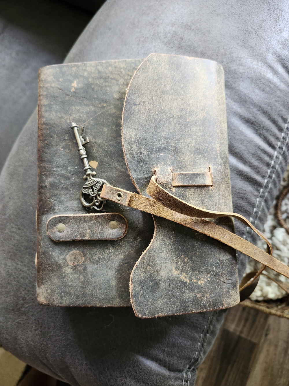 Vintage-Style Brown Journal Bag/Book with Key Charm - Picture 1 of 6
